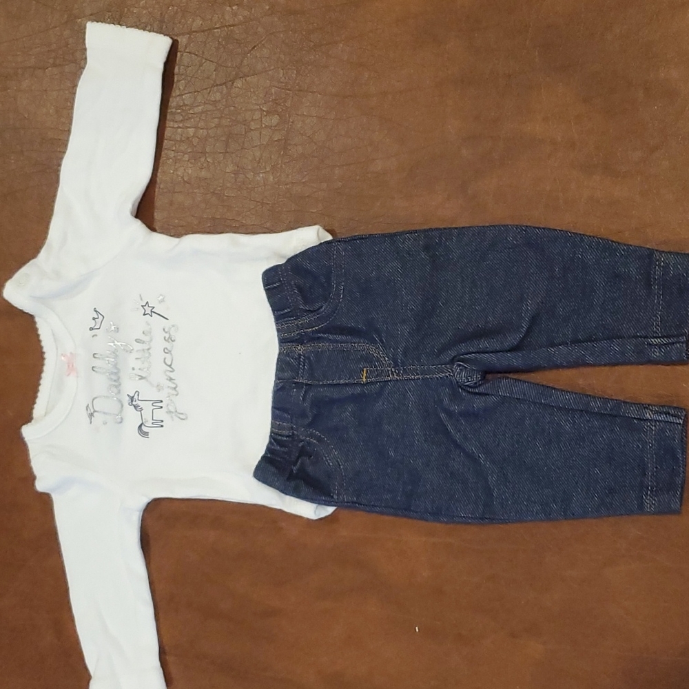 Newborn girl Carters long sleeve outfit